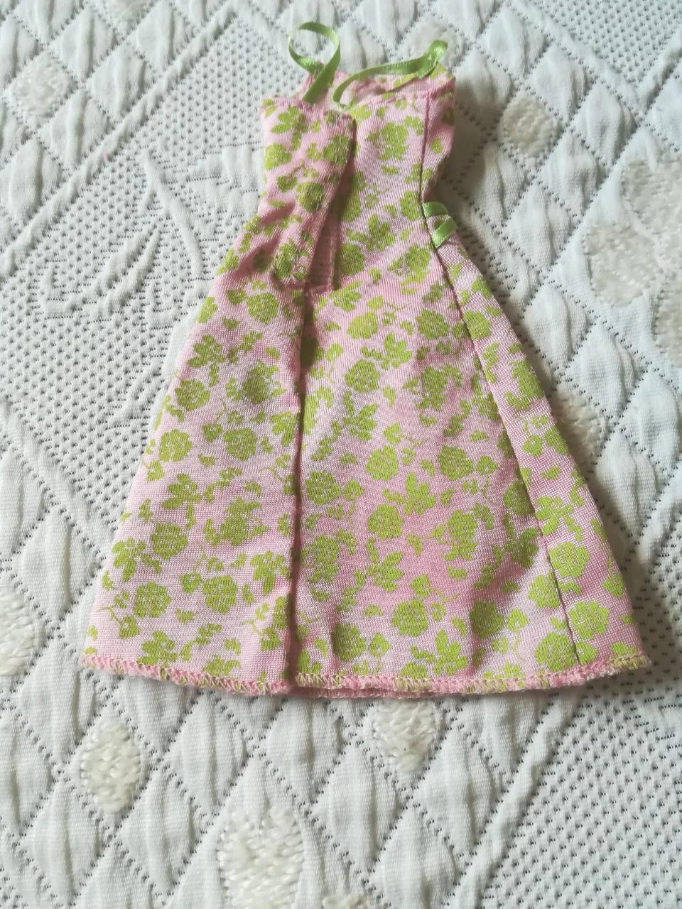 Barbie Chic poppenjurk (Ref. G8510) uit 2004 – photo 4